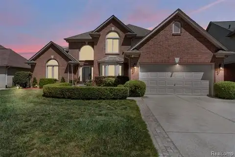 48746 Bradford Drive, Macomb, MI 48044