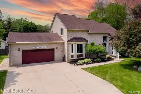 3928 Nearing Road, Rochester Hills, MI 48309