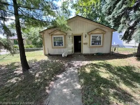 31 N Highland Avenue, Mount Clemens, MI 48043