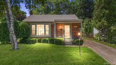 754 S Webik Avenue, Clawson, MI 48017