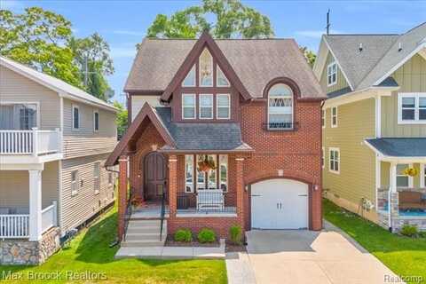 706 Chambers Street, Royal Oak, MI 48067