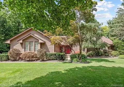 43484 Scenic Lane, Northville, MI 48167