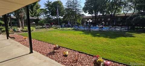 995 North Cass Lake Road, Waterford, MI 48328