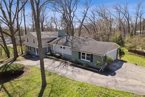 745 HAWTHORNE Drive, Bloomfield Hills, MI 48304