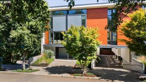 245 SW MEADE ST, Portland, OR 97201