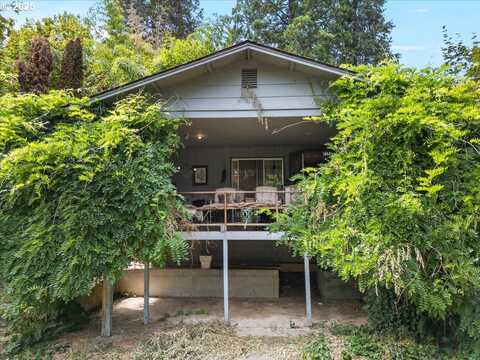 3387 WILD RIVER DR, Roseburg, OR 97470