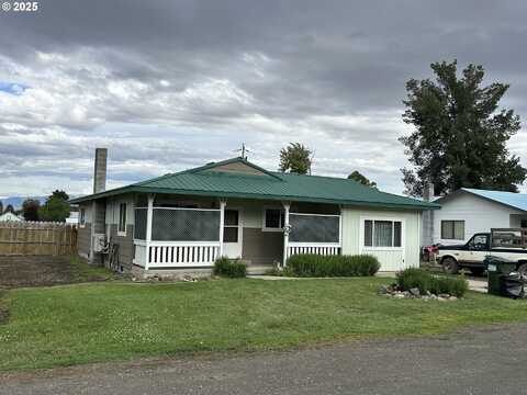 120 VALLEY ST, Halfway, OR 97834
