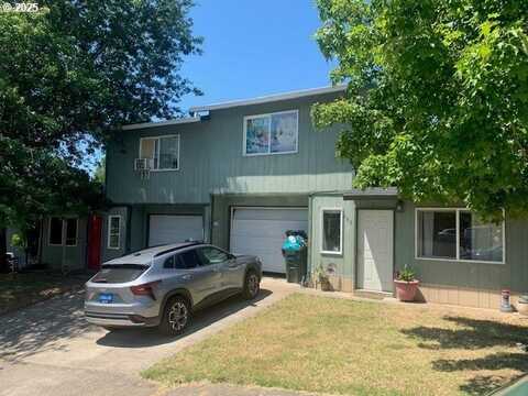424/ 426 NE MIGUEL ST, Roseburg, OR 97470