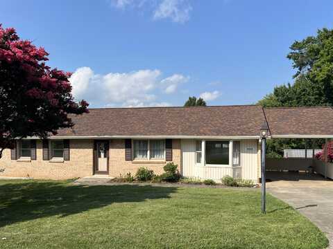 805 Hillcrest DR, Salem, VA 24153