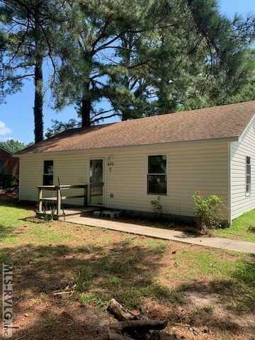 830 Rebecca St, Franklin, VA 23851