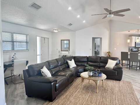 1127 E Seminole Avenue, Jupiter, FL 33477