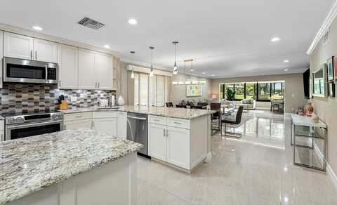 18 Westgate Lane, Boynton Beach, FL 33436