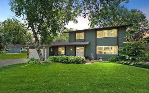 1064 Sprucewood Drive, Woodbury, MN 55125