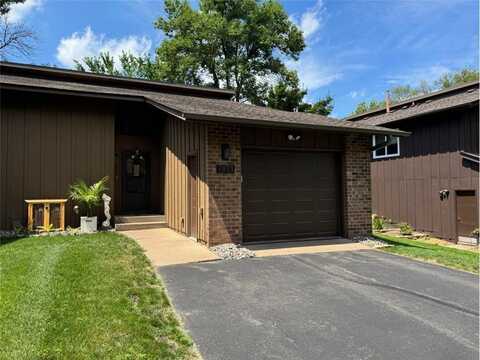 7013 Unity Avenue N, Brooklyn Center, MN 55429