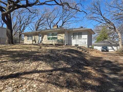 5740 Golden Valley Road, Golden Valley, MN 55422