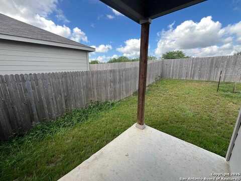 14631 Stirrup Trace, Elmendorf, TX 78112