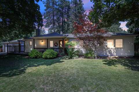 2433 E Girard Pl, Spokane, WA 99223