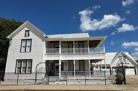326 West Colorado Street, La Grange, TX 78945