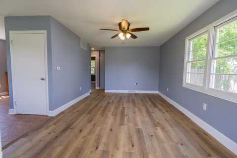 222 Mackenzie St, Minneapolis, KS 67467