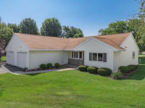 521 Meadowbrook Court, Marshall, WI 53559