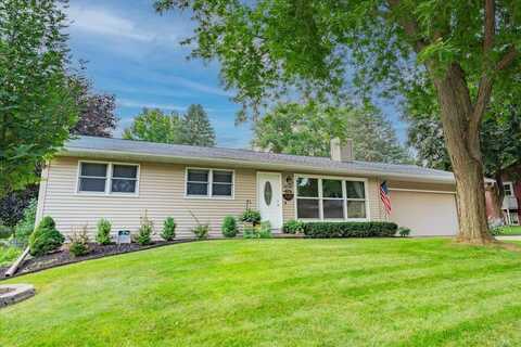 305 Mohawk Trail, DeForest, WI 53532