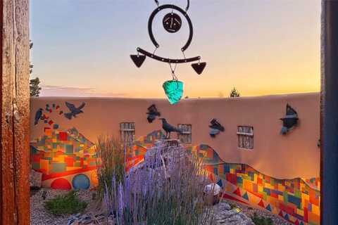 258 Loma Entrada, Santa Fe, NM 87501