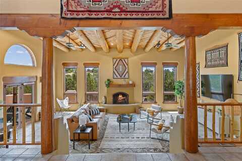 55 Calle Cantando, Santa Fe, NM 87508