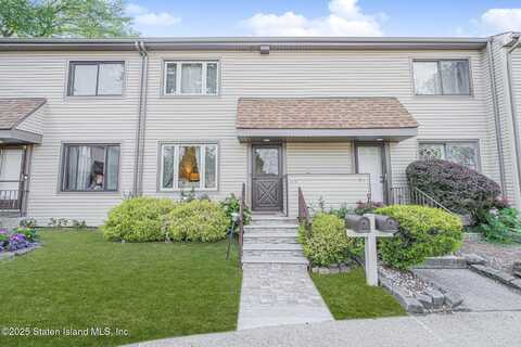 61 Bower Court, Staten Island, NY 10309