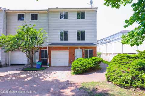 45 Ilyssa Way, Staten Island, NY 10312