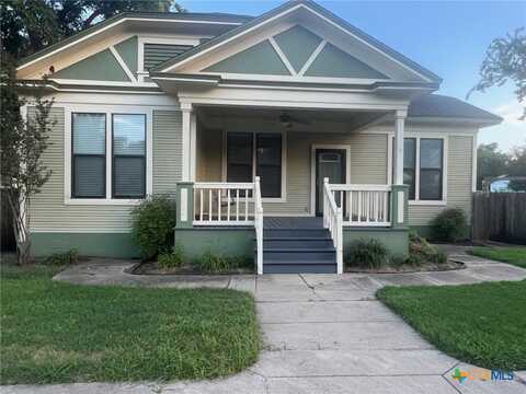 516 E Bowie Street, Luling, TX 78648