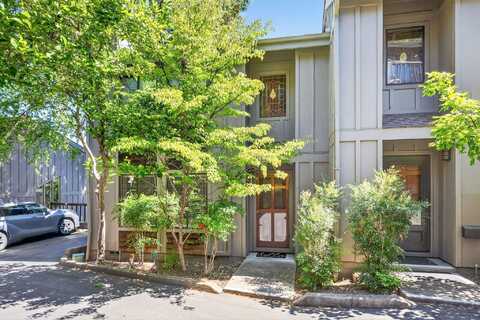 333 Ravenwood Place, Ashland, OR 97520