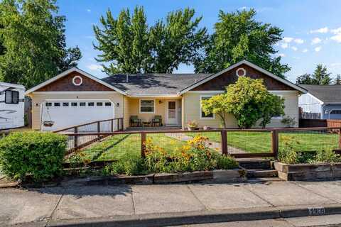2308 Derry Court, Medford, OR 97504