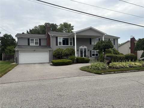 19 Oakhurst Drive, Smithfield, RI 02828