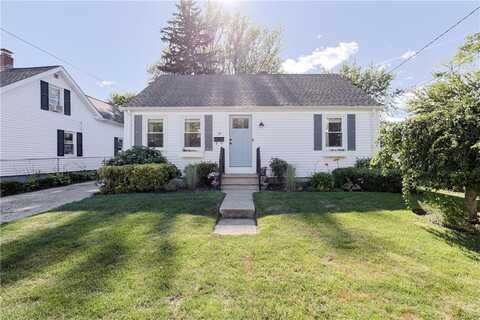 33 Providence Avenue, East Providence, RI 02915