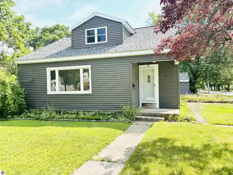 1219 S Union Street, Traverse City, MI 49684