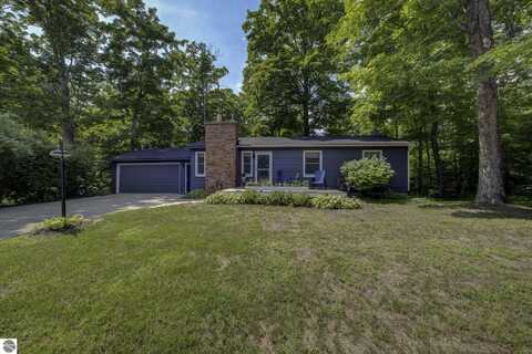 7865 E Woodside Court, Traverse City, MI 49684