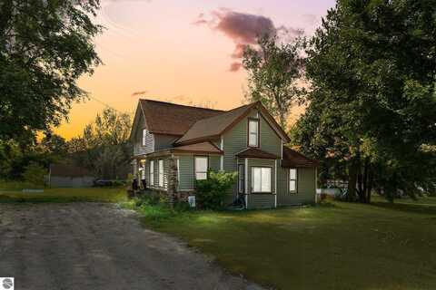 6531 N 35 Road, Manton, MI 49663