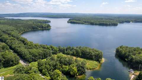 23920 Beers Road, Mesick, MI 49668