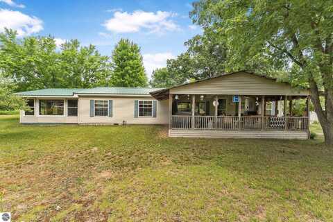10160 W Kelly Road, Lake City, MI 49651
