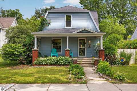610 W Tenth Street, Traverse City, MI 49684