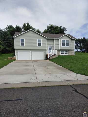 411 Turkey Run Circle, Oskaloosa, KS 66066