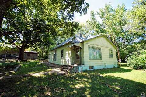 247 SE Croco RD, Topeka, KS 66607