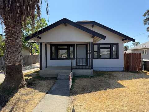 1228 N Brown Street, Hanford, CA 93230