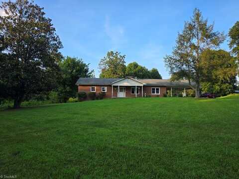 2591 Boomer Road, Boomer, NC 28606