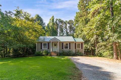 3693 Mountain Avenue, Asheboro, NC 27205