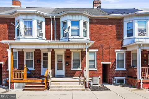 825 WAYNE AVENUE, YORK, PA 17403