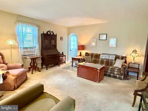 1012 WARREN STREET, POTTSTOWN, PA 19464