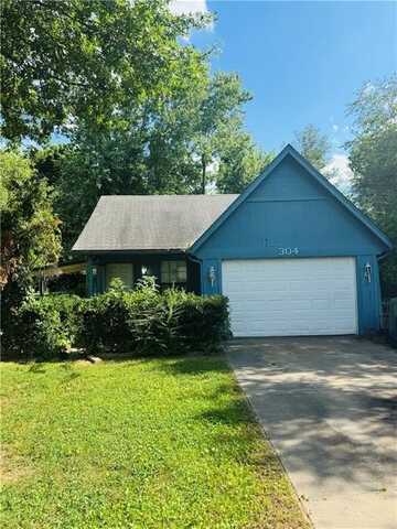 304 Janda DR, Rogers, AR 72756