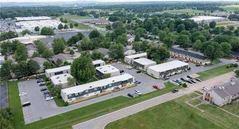 1701 S West End ST, Springdale, AR 72764