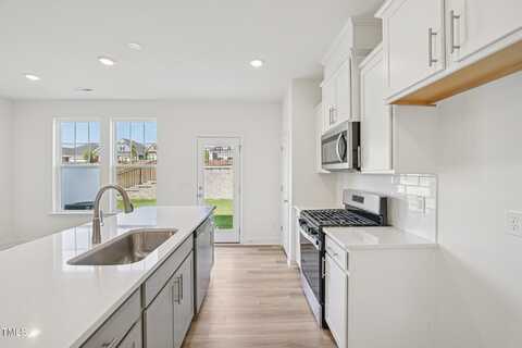 802 Kensley Grv Lane, Fuquay Varina, NC 27526